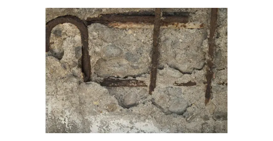 Przebieg procesu korozji w betonie zbrojonym